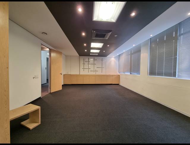 911M² OFFICE TO LET IN TYGERFALLS